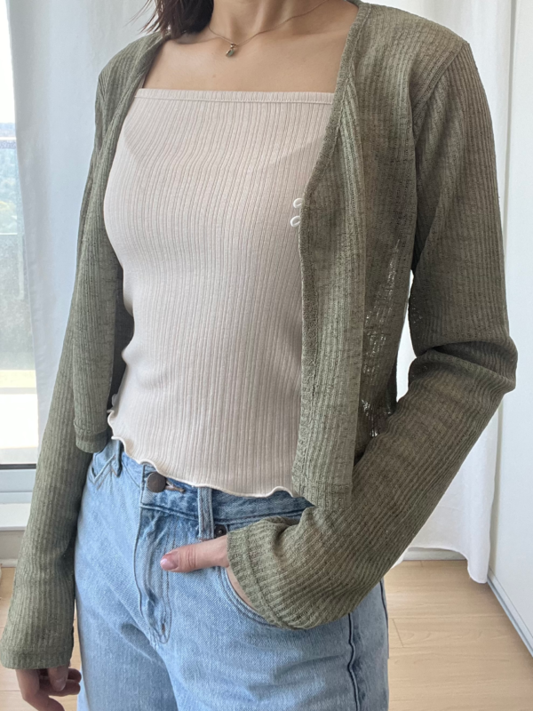 Two-button crop cardigan