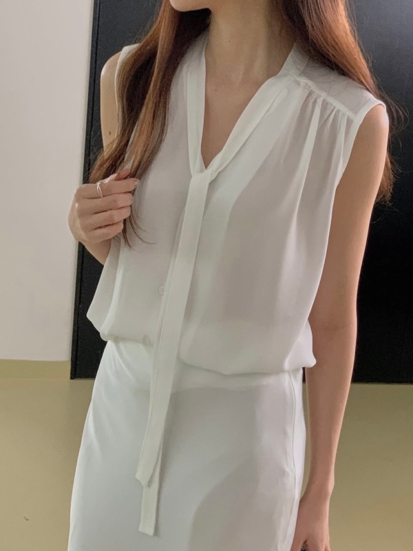/Premium/ Sleeveless Tie Blouse